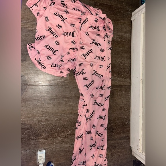 Juicy Couture Pj’s - Picture 2 of 4